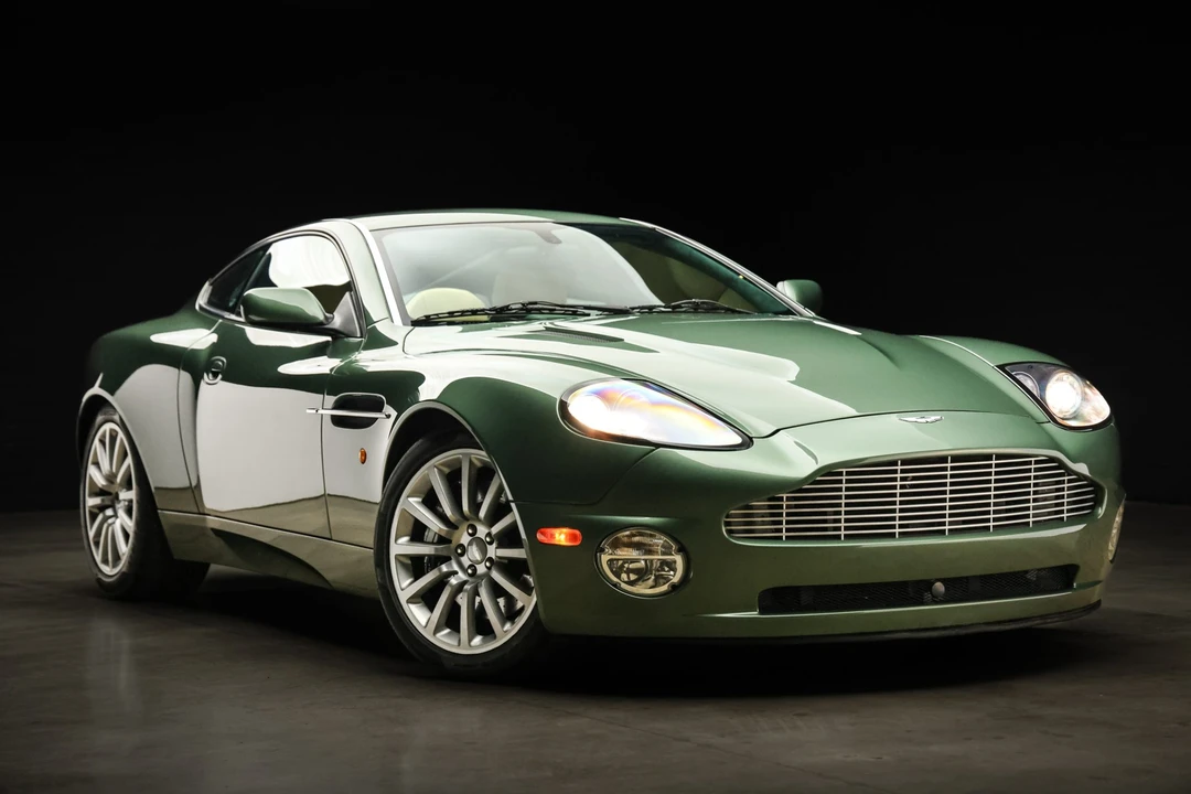2003 Aston Martin Vanquish 1st Gen - Image 27 of 31