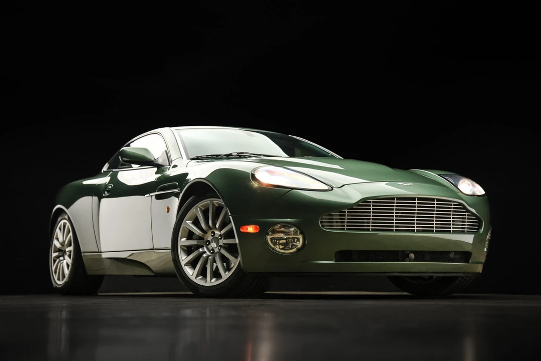 2003 Aston Martin Vanquish 1st Gen - Image 26 of 31