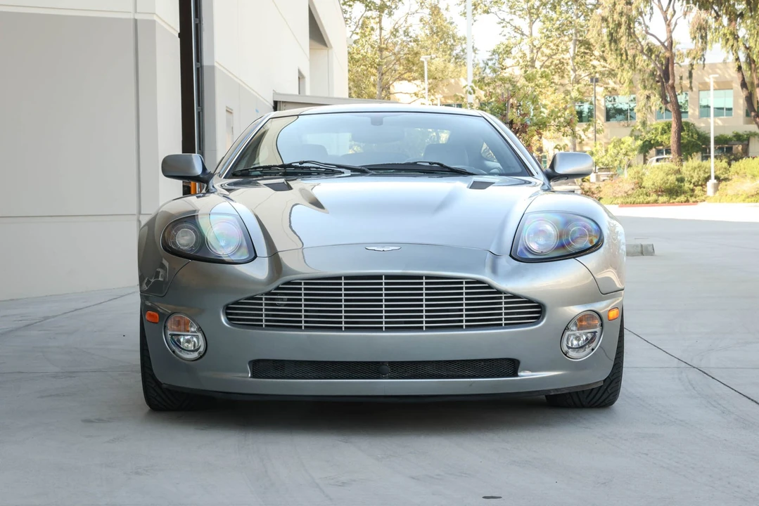 2003 Aston Martin Vanquish 1st Gen - Image 14 of 31