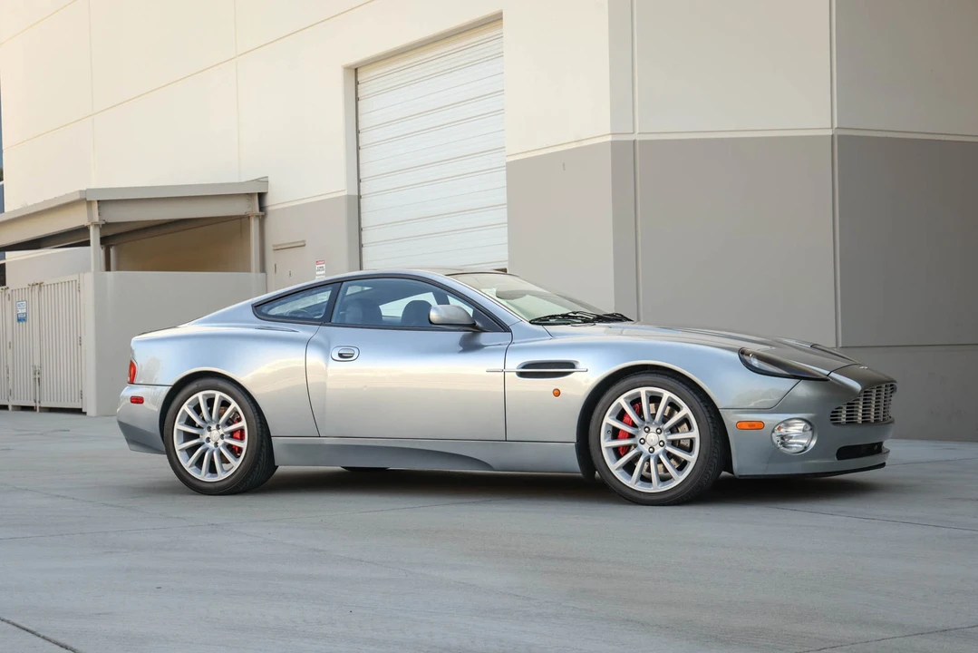 2003 Aston Martin Vanquish 1st Gen - Image 11 of 31