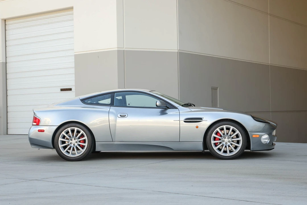 2003 Aston Martin Vanquish 1st Gen - Image 10 of 31