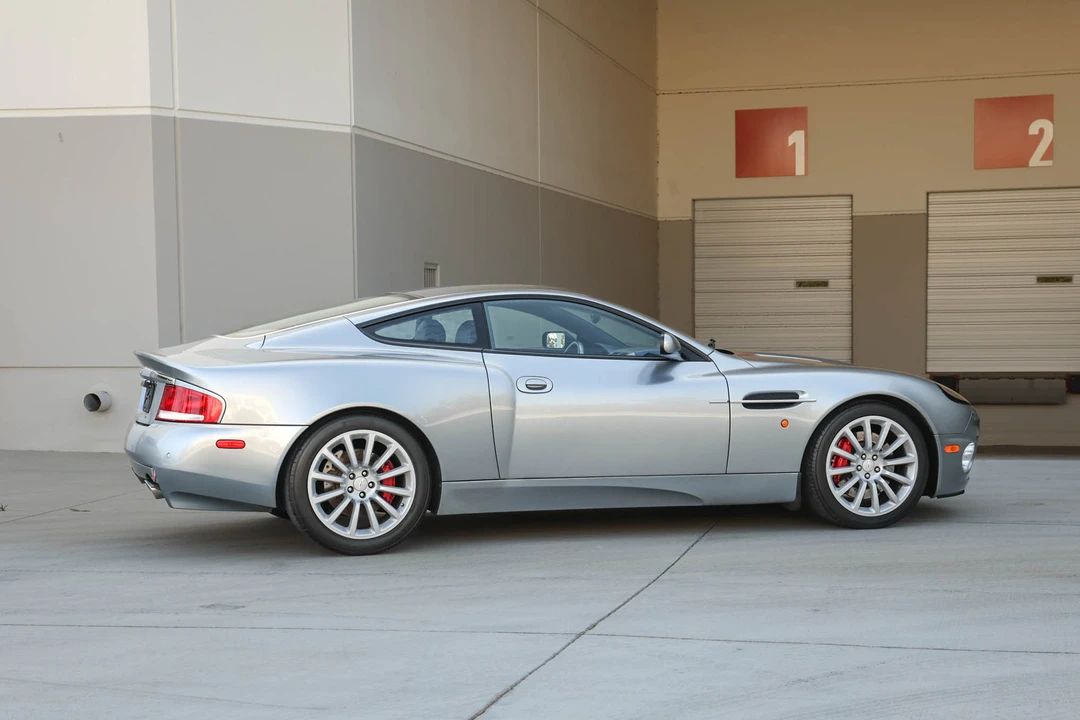 2003 Aston Martin Vanquish 1st Gen - Image 9 of 31