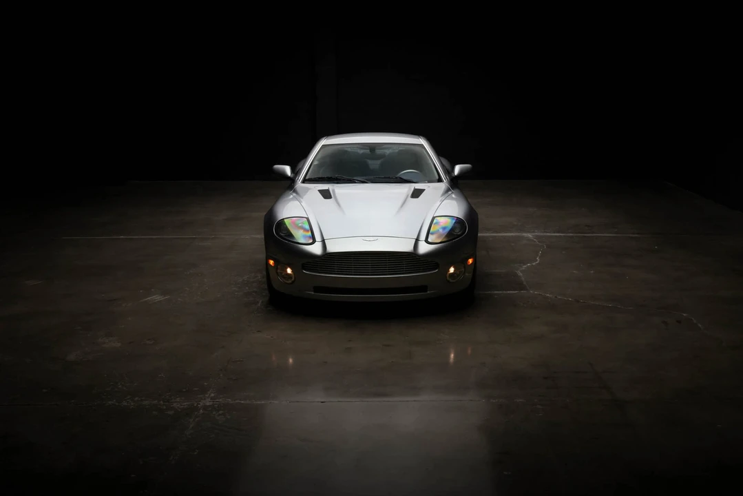 2003 Aston Martin Vanquish 1st Gen - Image 22 of 31