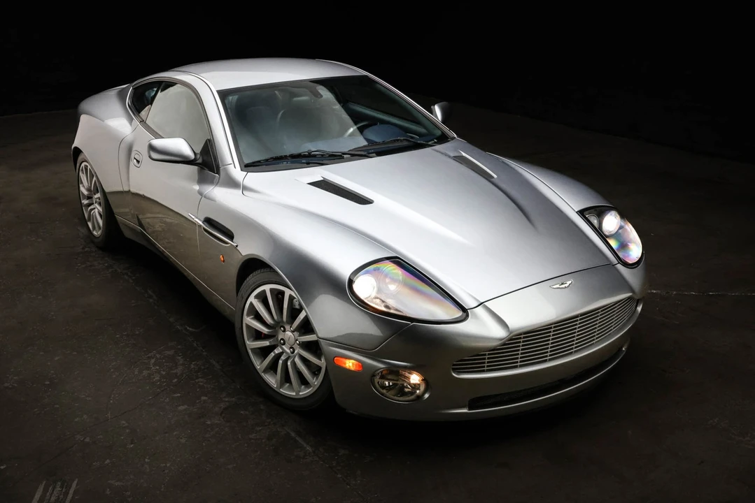 2003 Aston Martin Vanquish 1st Gen - Image 23 of 31