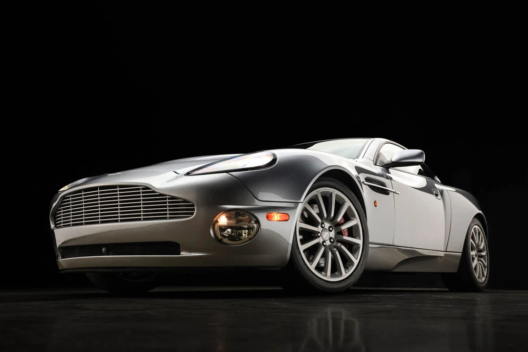 2003 Aston Martin Vanquish 1st Gen - Image 18 of 31