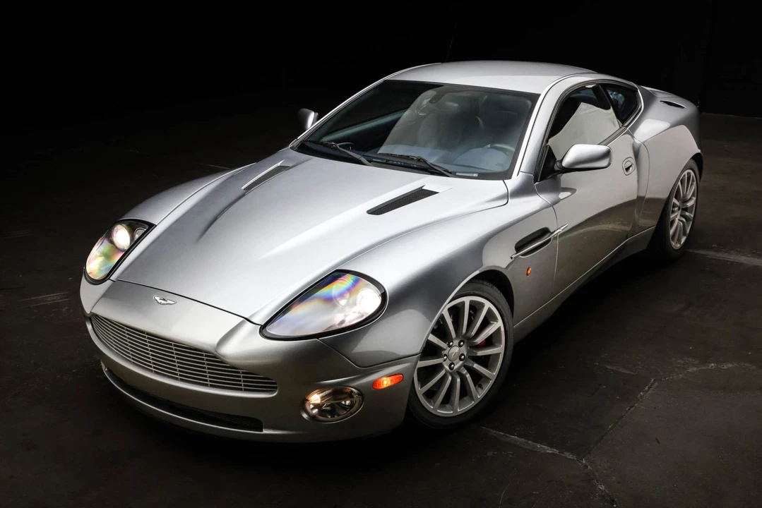 2003 Aston Martin Vanquish 1st Gen - Image 17 of 31