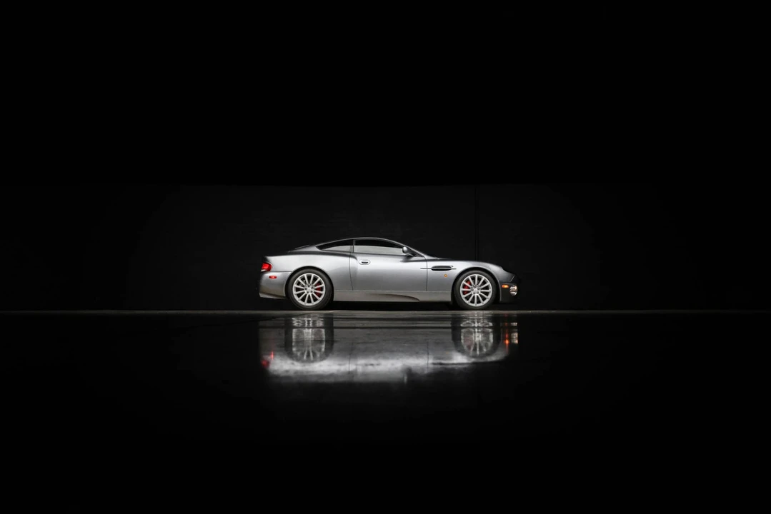 2003 Aston Martin Vanquish 1st Gen - Image 29 of 31