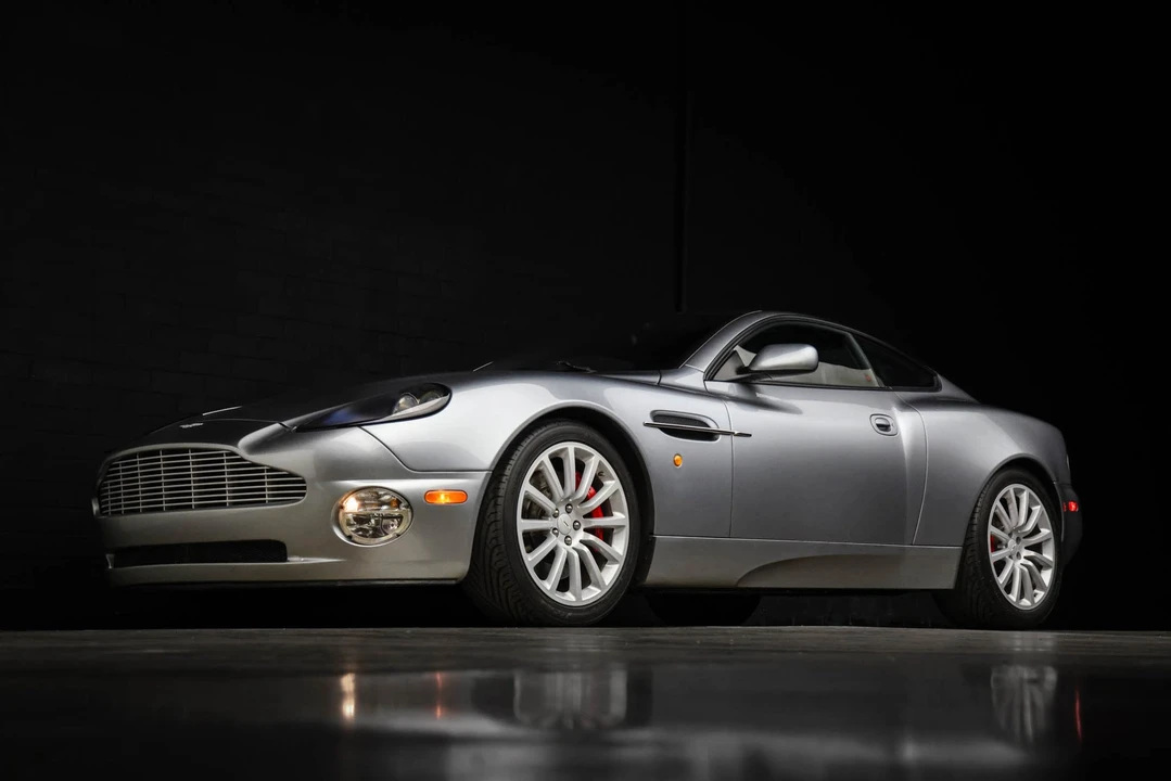 2003 Aston Martin Vanquish 1st Gen - Image 15 of 31