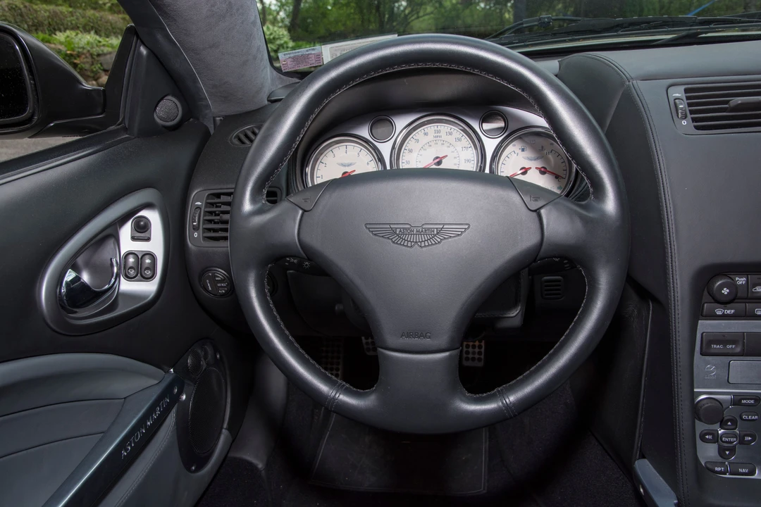 2003 Aston Martin Vanquish 1st Gen - Image 22 of 31