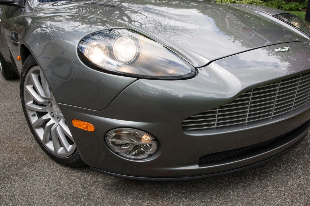 2003 Aston Martin Vanquish 1st Gen - Image 29 of 31