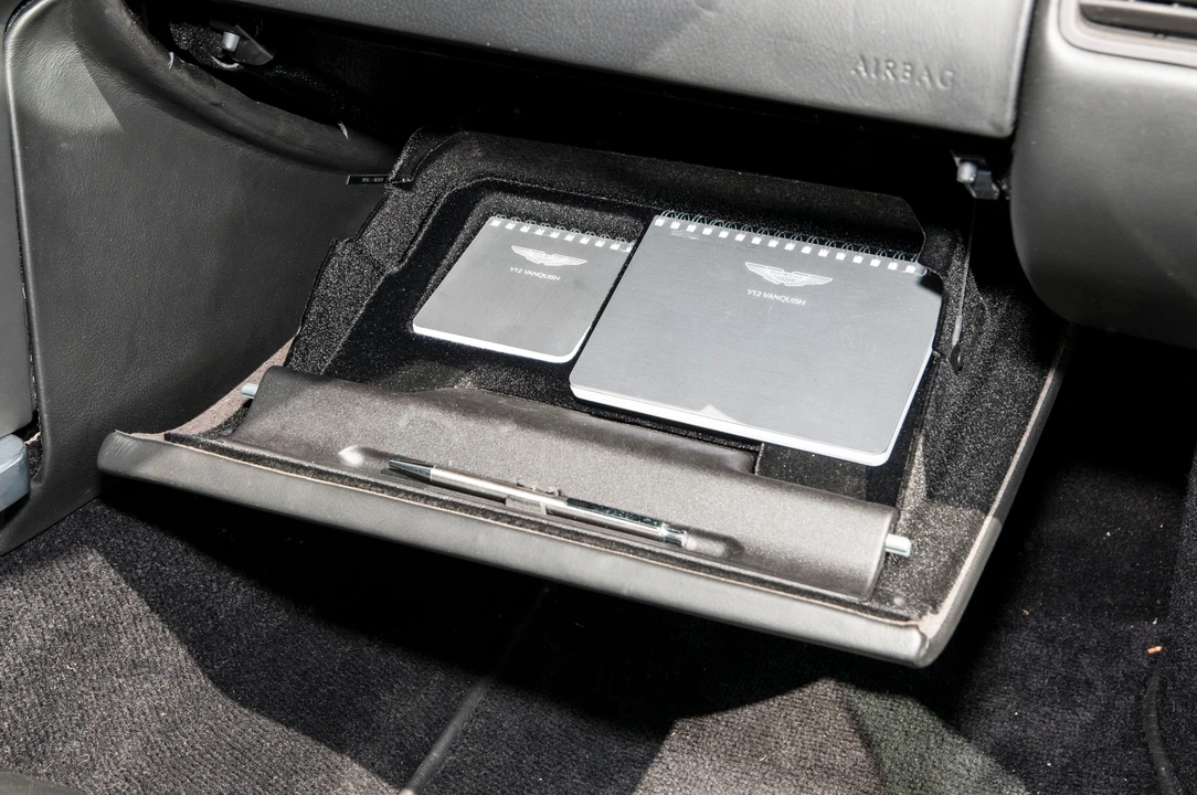 2003 Aston Martin Vanquish 1st Gen - Image 11 of 31