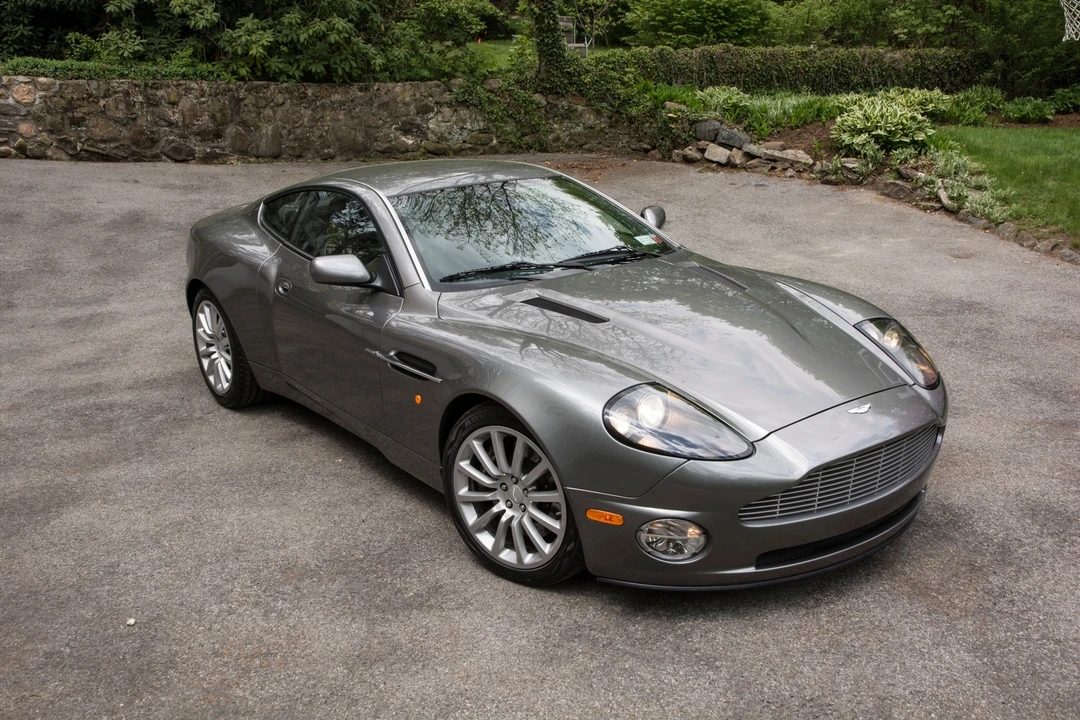 2003 Aston Martin Vanquish 1st Gen - Image 25 of 31
