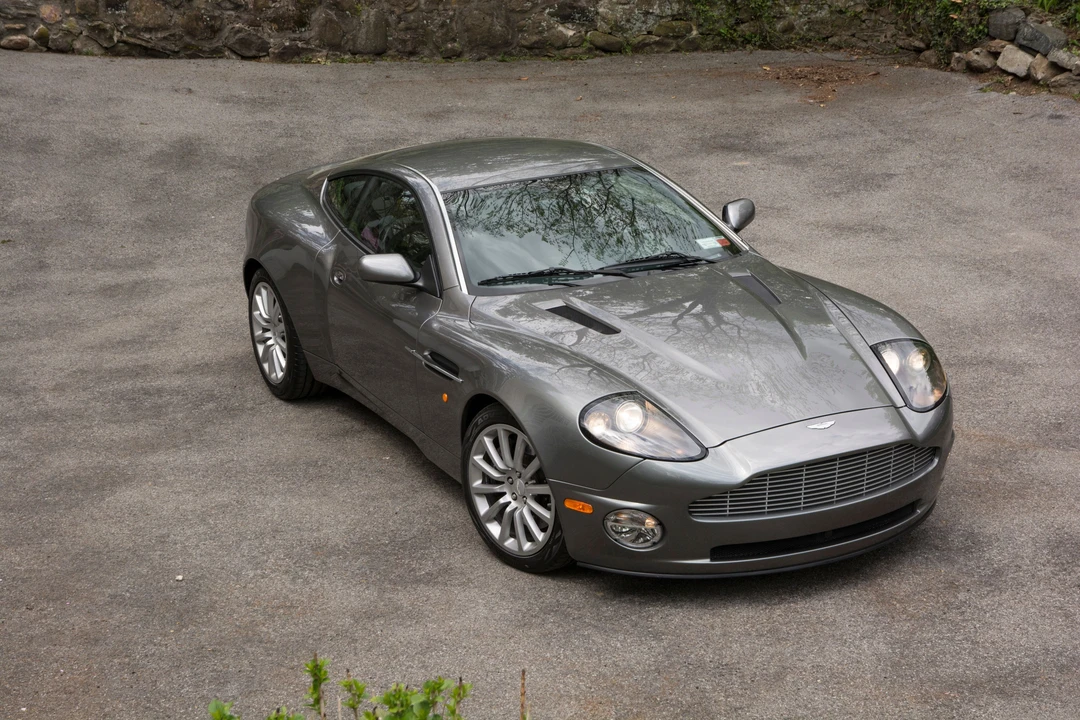 2003 Aston Martin Vanquish 1st Gen - Image 14 of 31
