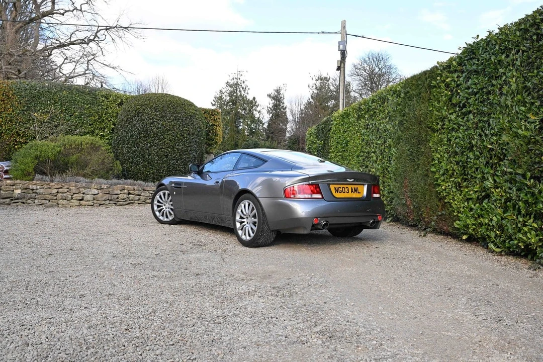 2003 Aston Martin Vanquish 1st Gen - Image 10 of 30