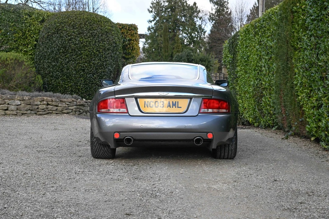 2003 Aston Martin Vanquish 1st Gen - Image 11 of 30