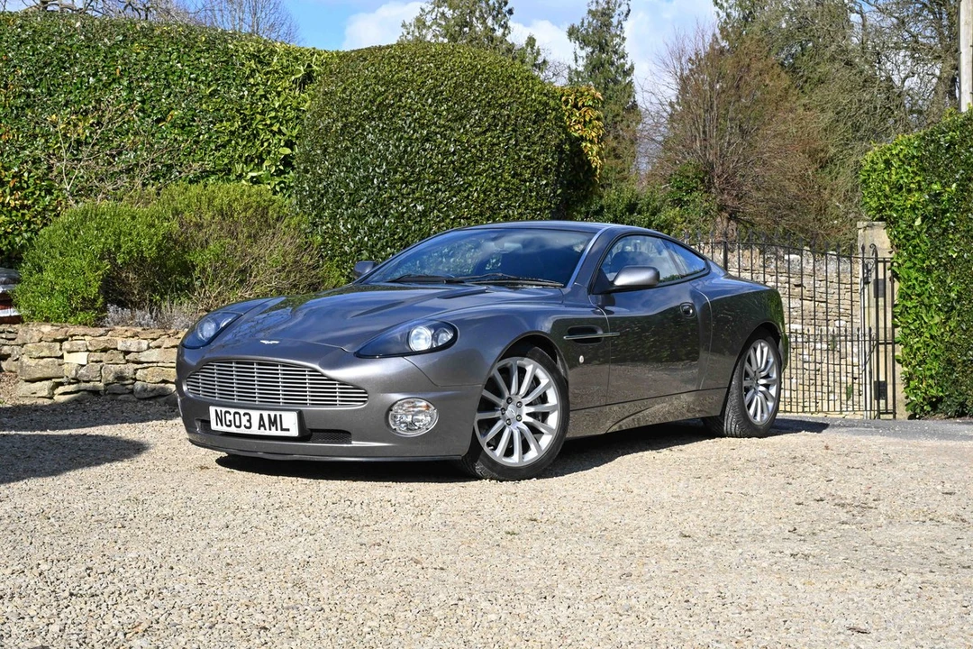 2003 Aston Martin Vanquish 1st Gen - Image 14 of 30