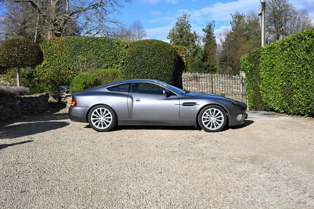 2003 Aston Martin Vanquish 1st Gen - Image 16 of 30