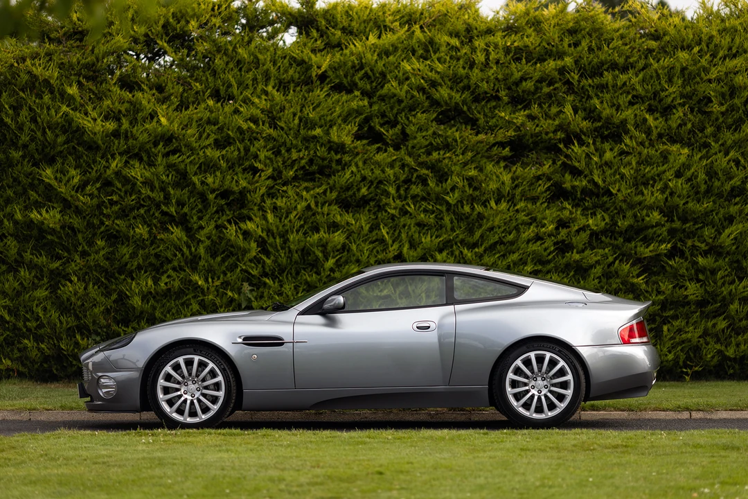 2004 Aston Martin Vanquish 1st Gen - Image 8 of 31