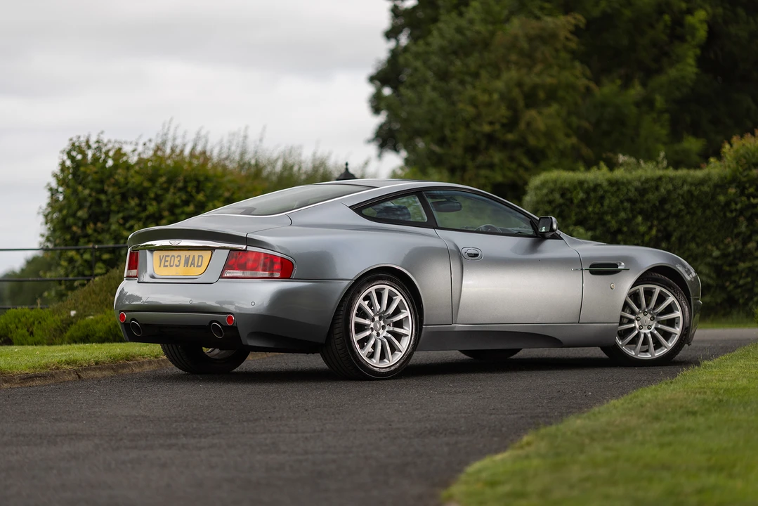 2004 Aston Martin Vanquish 1st Gen - Image 26 of 31