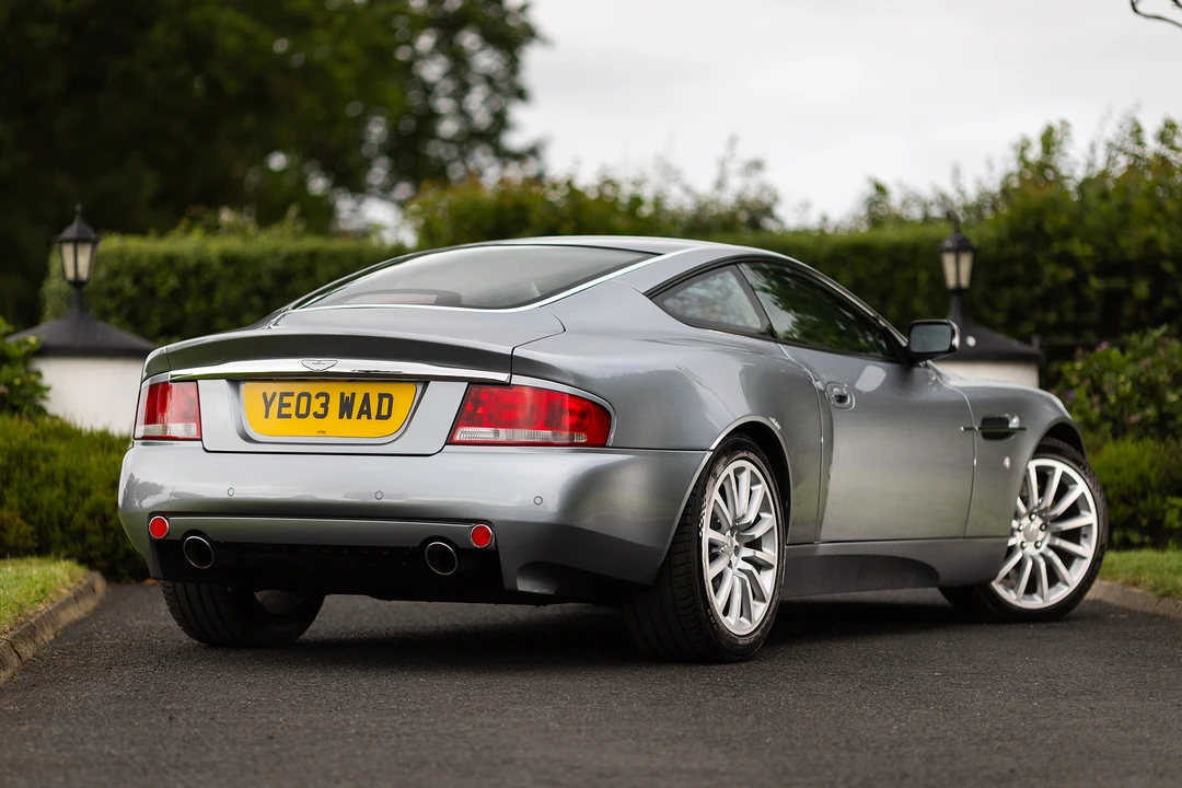 2004 Aston Martin Vanquish 1st Gen - Image 27 of 31