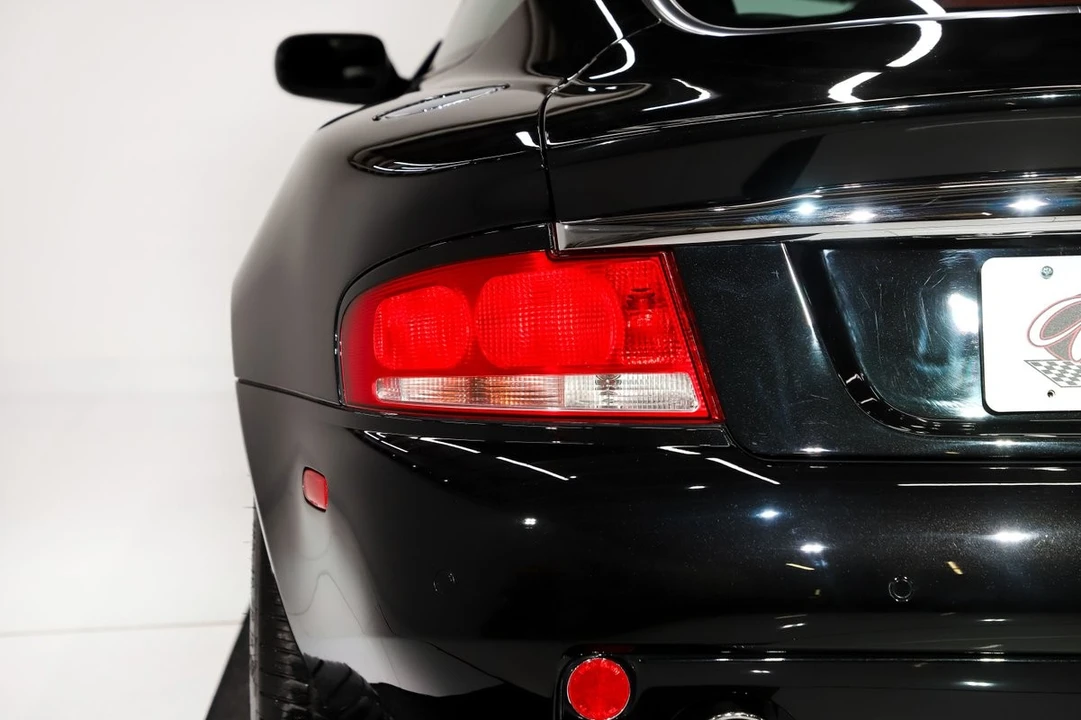 2003 Aston Martin Vanquish 1st Gen - Image 22 of 31