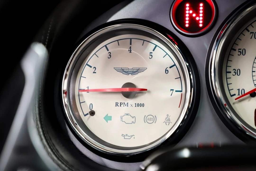 2003 Aston Martin Vanquish 1st Gen - Image 18 of 31