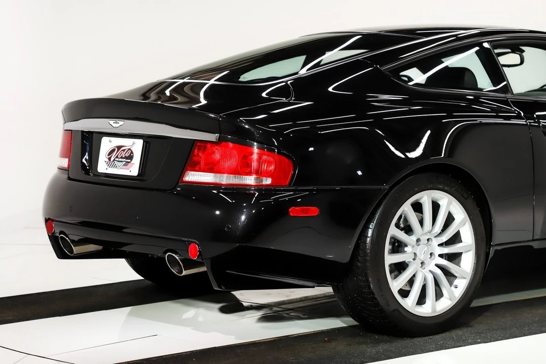 2003 Aston Martin Vanquish 1st Gen - Image 16 of 21