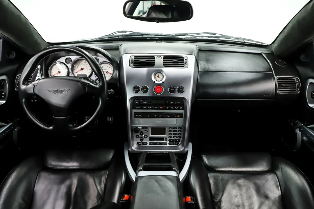 2003 Aston Martin Vanquish 1st Gen - Image 27 of 31