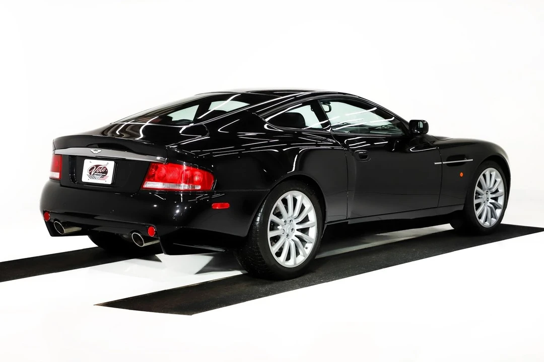 2003 Aston Martin Vanquish 1st Gen - Image 26 of 31