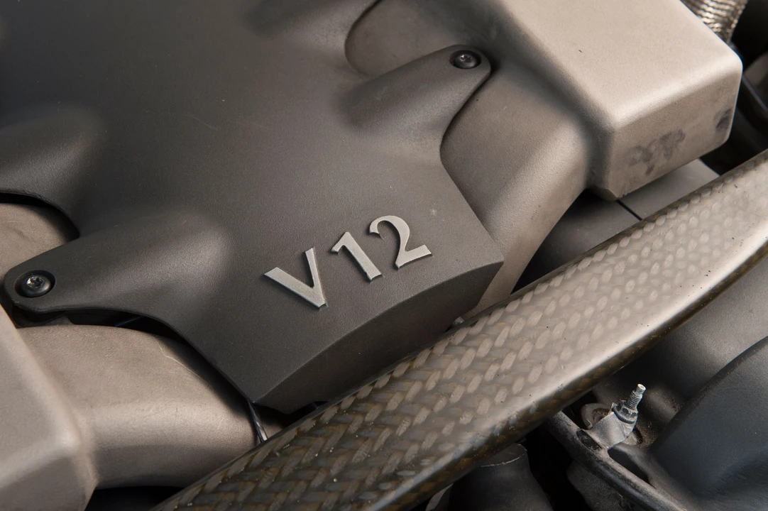 2003 Aston Martin Vanquish 1st Gen - Image 19 of 22