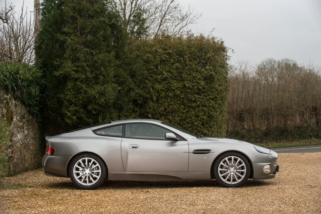 2003 Aston Martin Vanquish 1st Gen - Image 4 of 22