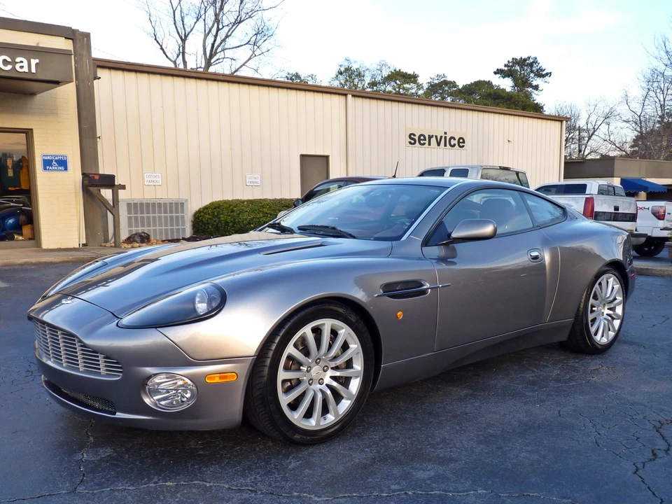2003 Aston Martin Vanquish 1st Gen - Image 18 of 31