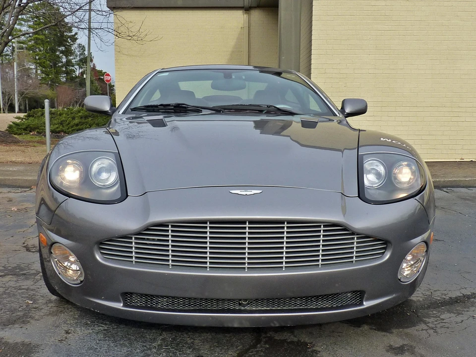 2003 Aston Martin Vanquish 1st Gen - Image 14 of 31