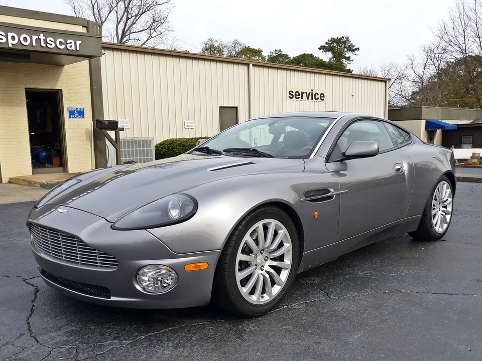 2003 Aston Martin Vanquish 1st Gen - Image 17 of 31