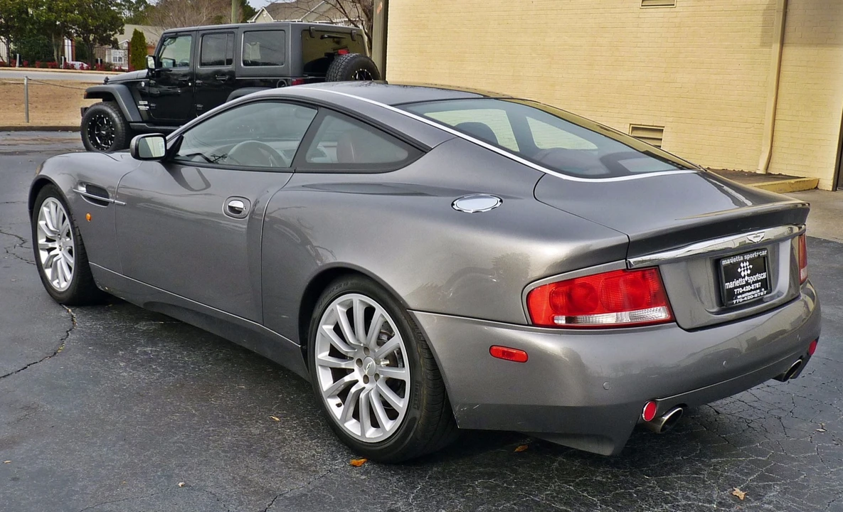 2003 Aston Martin Vanquish 1st Gen - Image 21 of 31