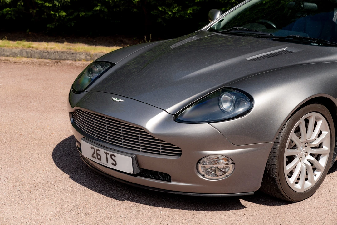 2003 Aston Martin Vanquish 1st Gen - Image 12 of 31