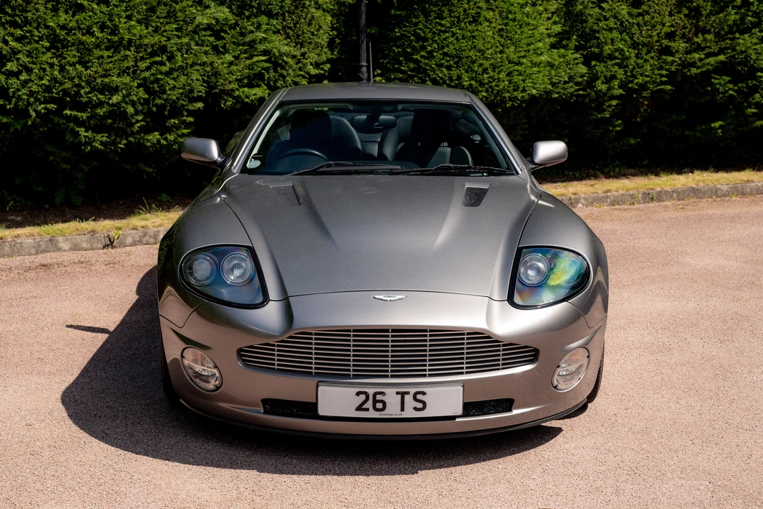 2003 Aston Martin Vanquish 1st Gen - Image 10 of 31