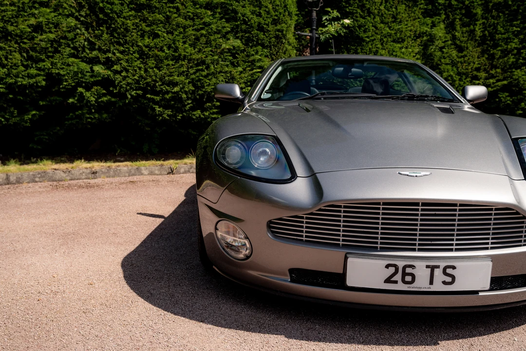 2003 Aston Martin Vanquish 1st Gen - Image 15 of 31