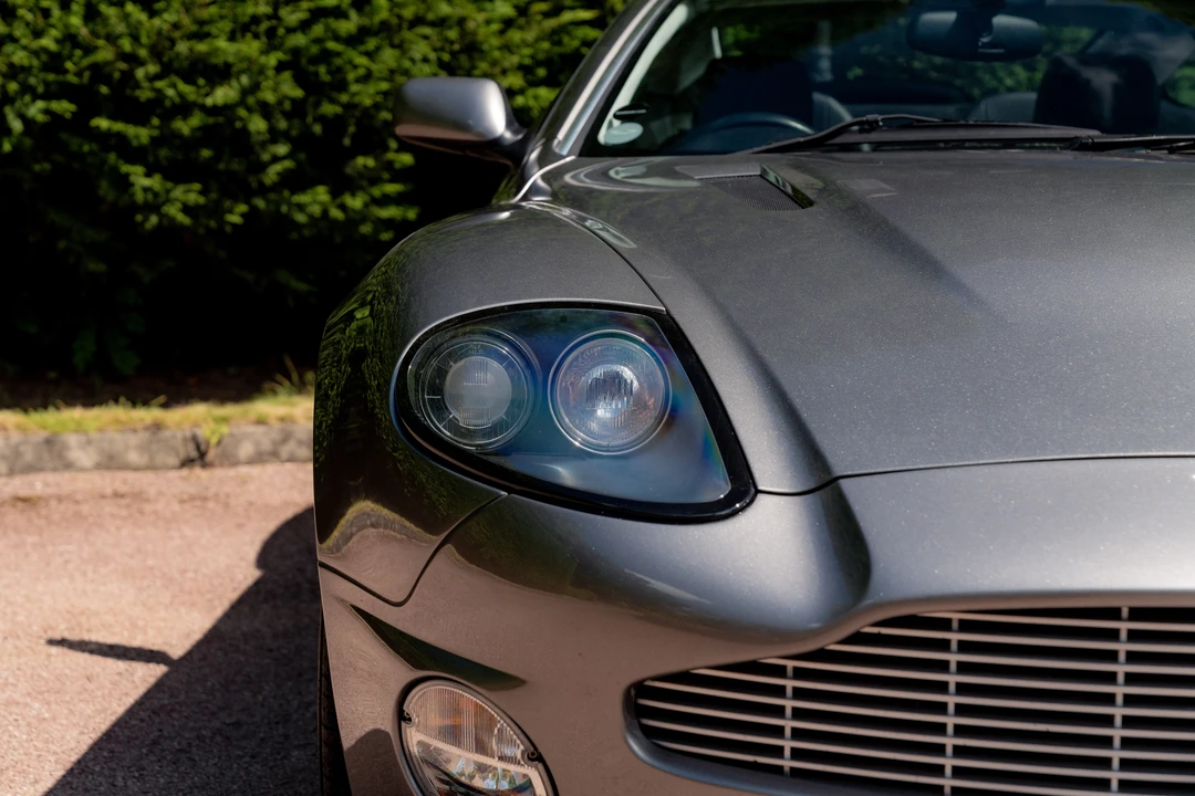 2003 Aston Martin Vanquish 1st Gen - Image 16 of 31