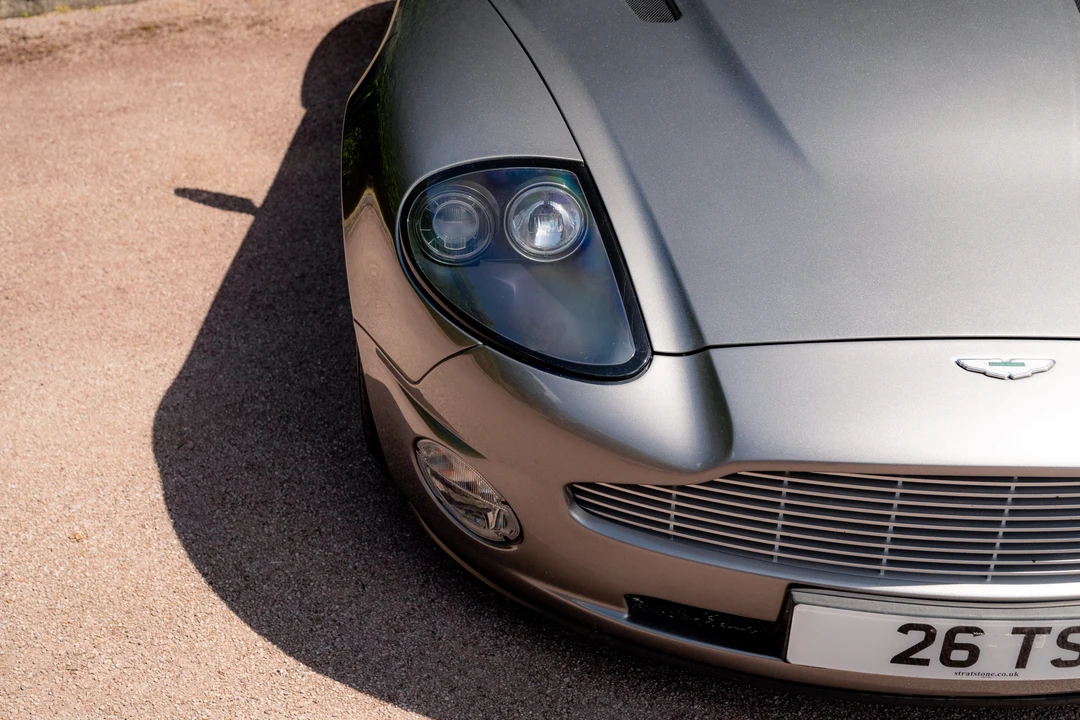 2003 Aston Martin Vanquish 1st Gen - Image 17 of 31