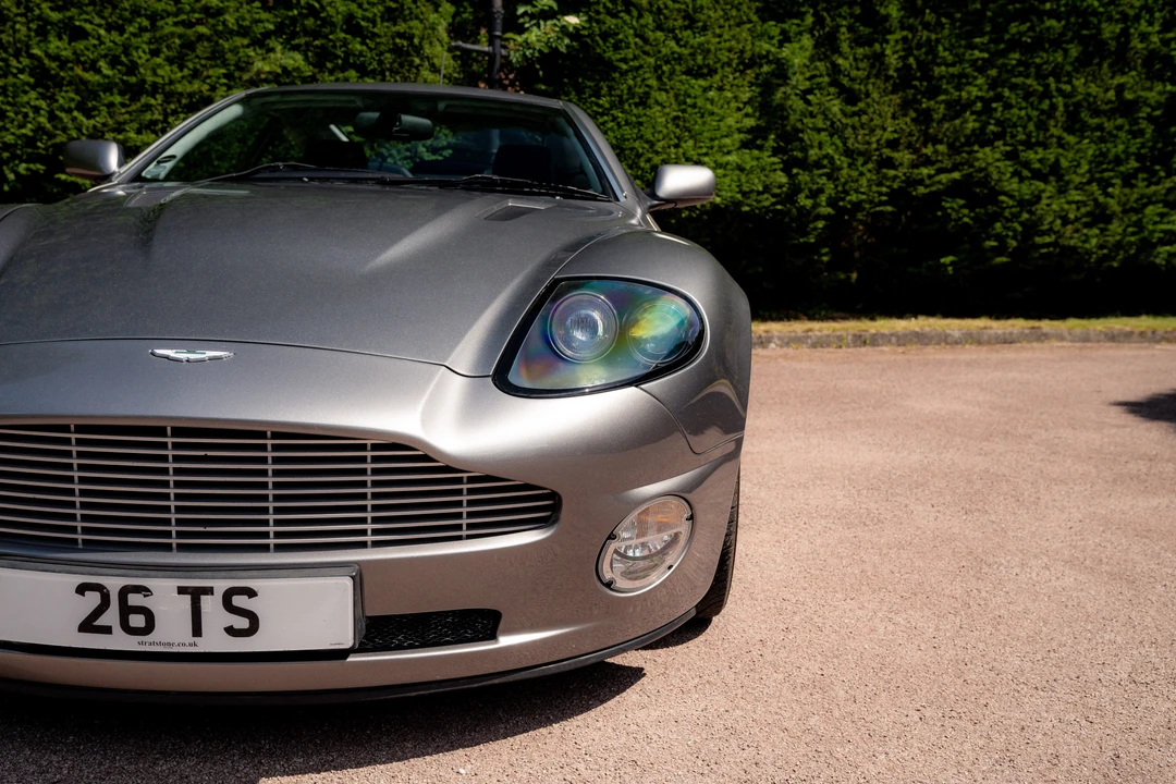 2003 Aston Martin Vanquish 1st Gen - Image 19 of 31