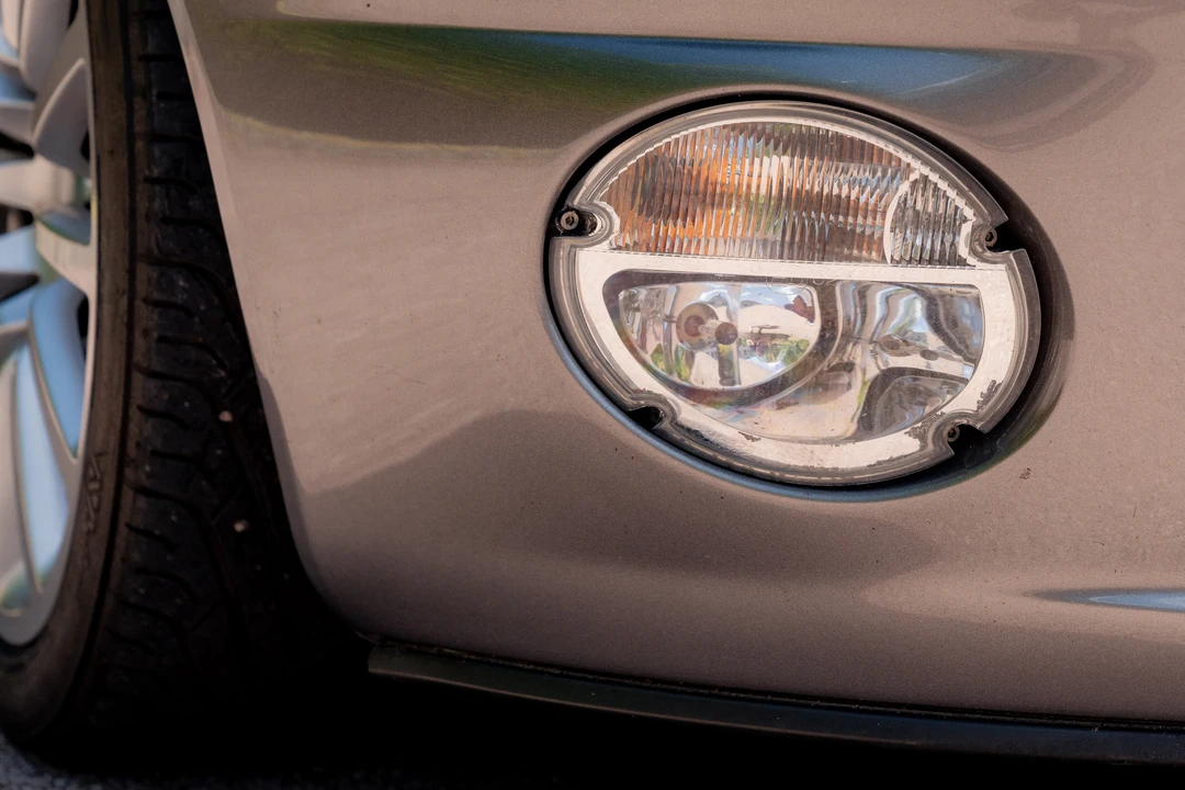 2003 Aston Martin Vanquish 1st Gen - Image 27 of 31