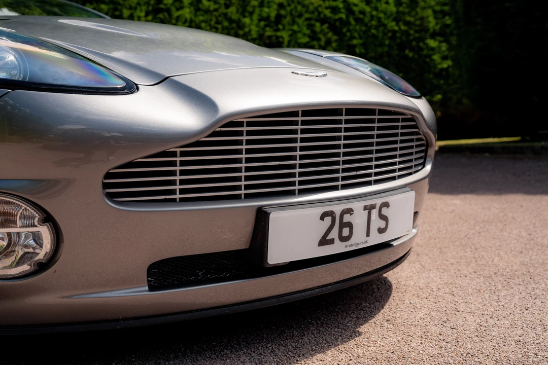 2003 Aston Martin Vanquish 1st Gen - Image 28 of 31