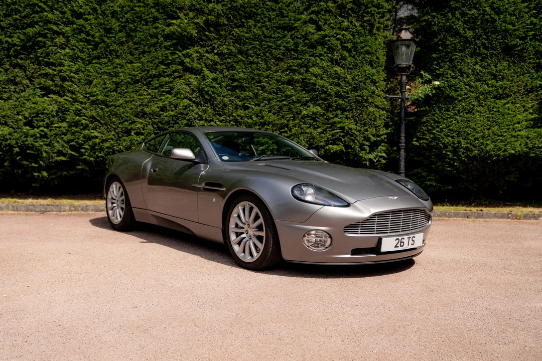 2003 Aston Martin Vanquish 1st Gen - Image 9 of 31