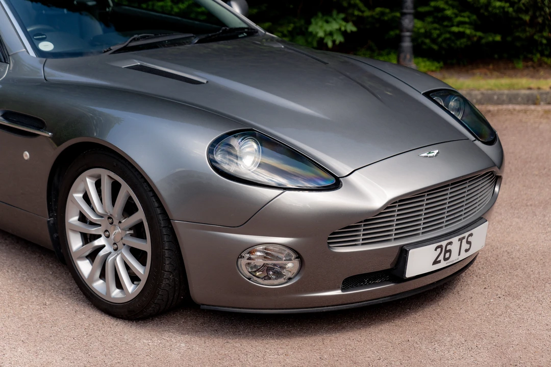 2003 Aston Martin Vanquish 1st Gen - Image 11 of 31