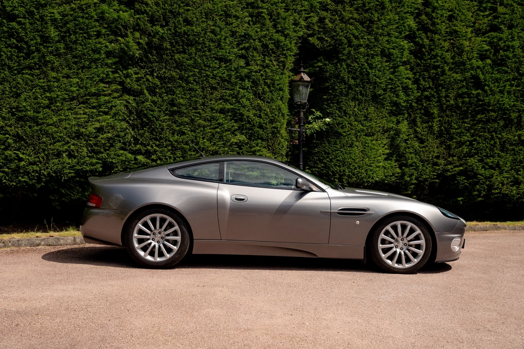 2003 Aston Martin Vanquish 1st Gen - Image 8 of 31
