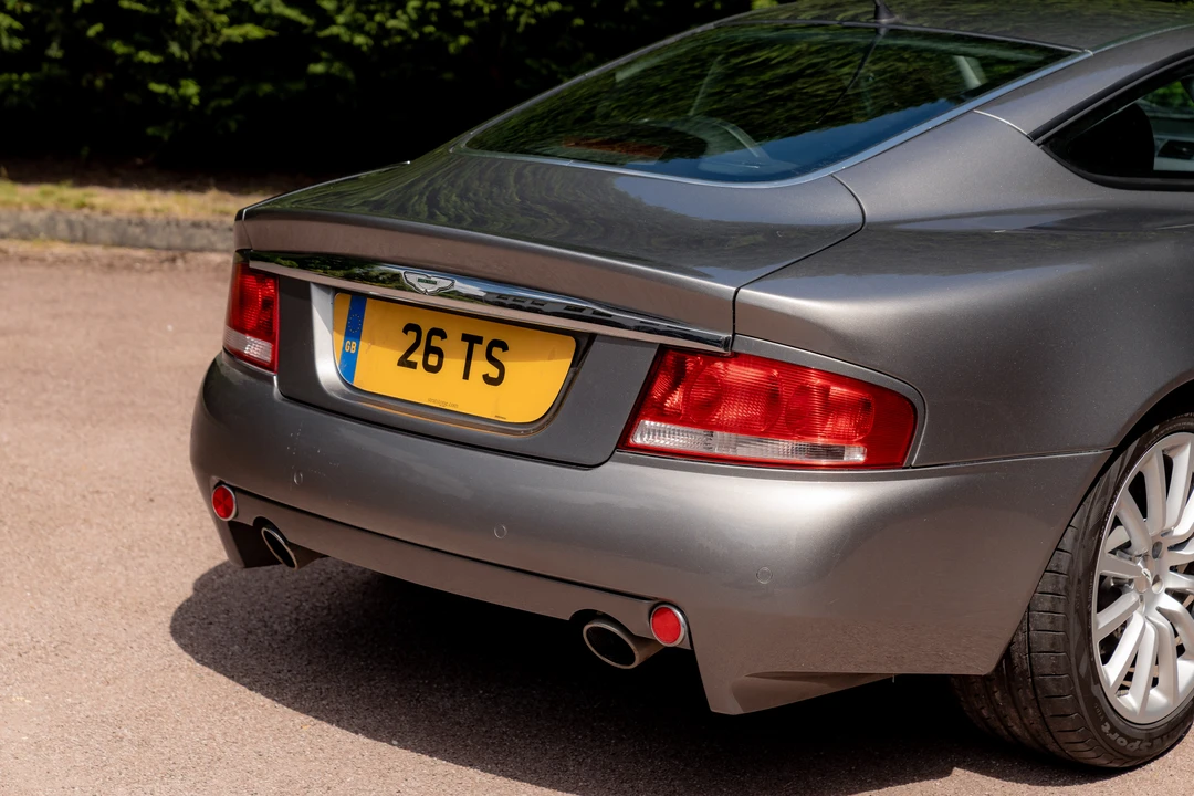 2003 Aston Martin Vanquish 1st Gen - Image 30 of 31