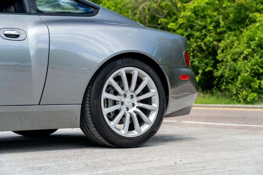 2003 Aston Martin Vanquish 1st Gen - Image 13 of 25