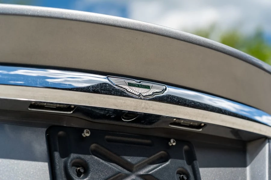 2003 Aston Martin Vanquish 1st Gen - Image 9 of 25
