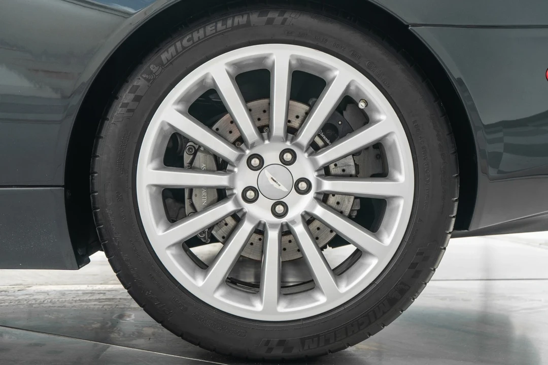 2003 Aston Martin Vanquish 1st Gen - Image 11 of 21